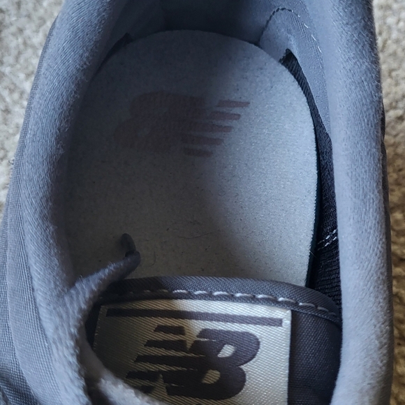 New Balance 220 Women's Gray & Pink Suede Trainers Sneakers Size 11 - Picture 7 of 9